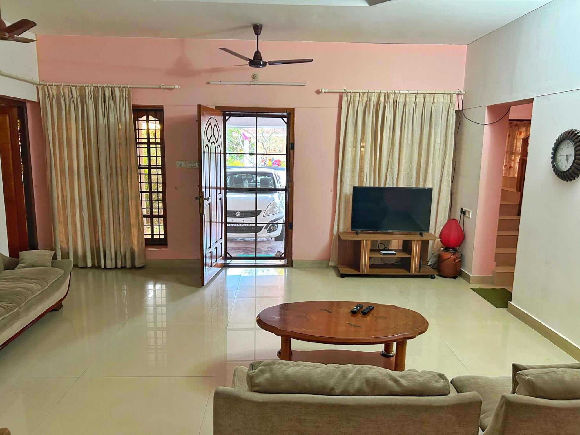 La Casa Trivandrum 4 Bhk Ac Luxury Villa At City Centre, Just 6 Kms To Airport & 5 Min Drive To Padmanabha Swamy Temple Thiruvananthapuram Εξωτερικό φωτογραφία