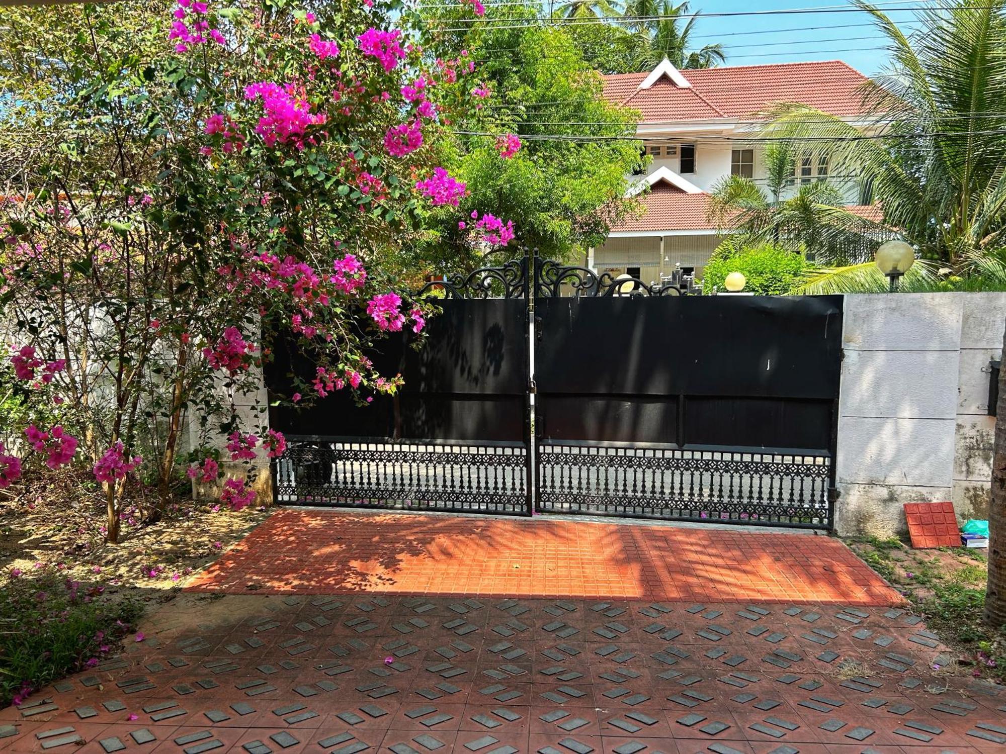 La Casa Trivandrum 4 Bhk Ac Luxury Villa At City Centre, Just 6 Kms To Airport & 5 Min Drive To Padmanabha Swamy Temple Thiruvananthapuram Εξωτερικό φωτογραφία